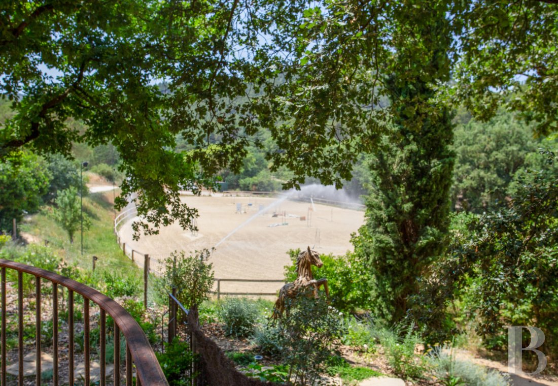 An estate dedicated to holidays and horse riding between Aubagne and Saint-Cyr-sur-Mer in the Bouches-du-Rhône department  - photo  n°5
